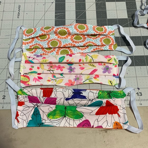 Handmade Cloth Face Masks Reversible Washable - Picture 3 of 5